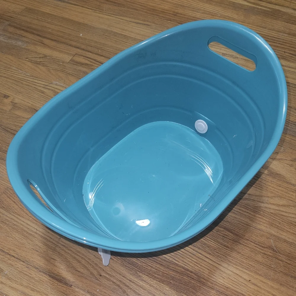 Set of 2 Beverage Tubs blue with handles and white plug to drain melted ice NEW